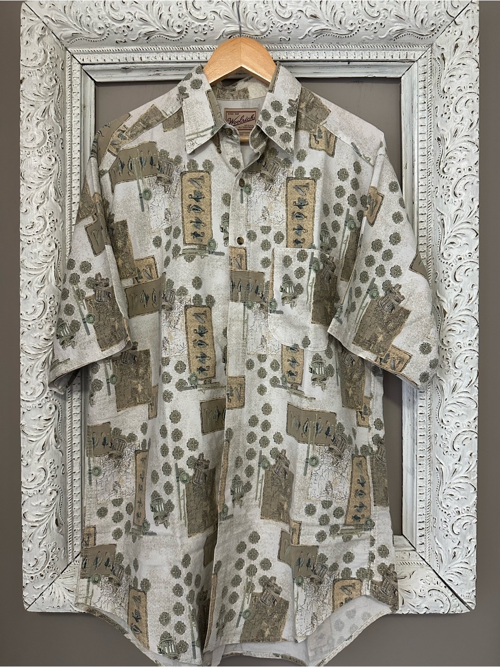 Vintage Woolrich Fishing Themed Short-Sleeve Button-Down Shirt. Size L